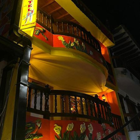 Hotel Las Guacamayas Guatapé Exterior photo