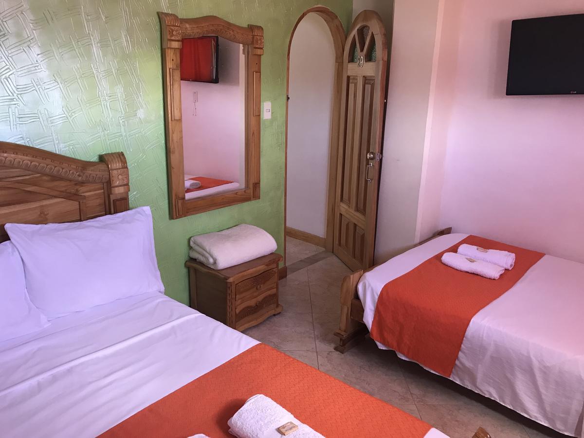 Hotel Las Guacamayas Guatapé Exterior photo
