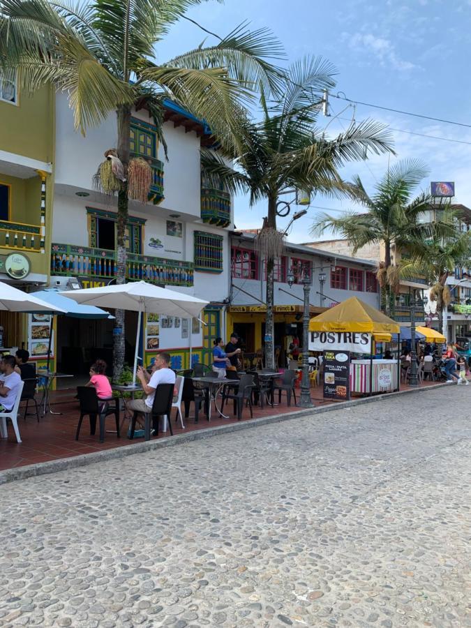 Hotel Las Guacamayas Guatapé Exterior photo